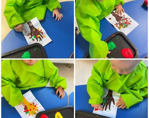 Žirafice - likovna aktivnost izrade jesenskog stabla,otisak dlana na kolažu te otiskivanje tempere prstima na papir, razvijanje okulomotorike te kreativnosti uz istraživanje teksture boje