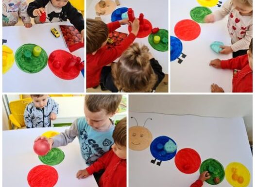 Žirafice - igra Gladna gusjenica - razvoj spoznaje, prepoznavanje boja, imenovanje i pronalaženje igračaka u određenoj boji, zajednička suradnja