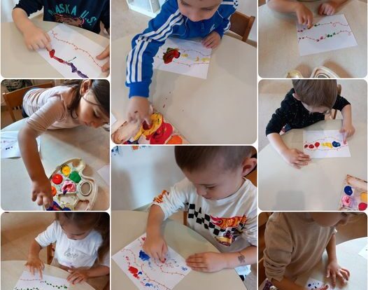 Leptirići engleski - we are making Christmas cards.